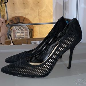 BCBG PUMPS